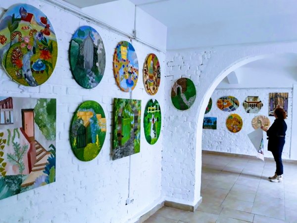 CECTUN Balcescu Vernisaj Expozitie `Arhitecturi urbane` cu lucrari ale elevilor Scolii Gimnaziale de Arte nr.3 16-27.04.2018