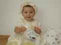 Oana Savescu BABY OANS rochite de botez fetite intre 1 luna si 1 an Preturi: accesorii 30 ron (botoseii, bentita , palariuta, chiloteii), pledul brodat 150 ron, rochitele de la 250 ron Click pe View All Images pentru toate modelele -tel 0723 548 805
