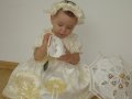 Oana Savescu BABY OANS rochite de botez fetite intre 1 luna si 1 an Preturi: accesorii 30 ron (botoseii, bentita , palariuta, chiloteii), pledul brodat 150 ron, rochitele de la 250 ron Click pe View All Images pentru toate modelele -tel 0723 548 805