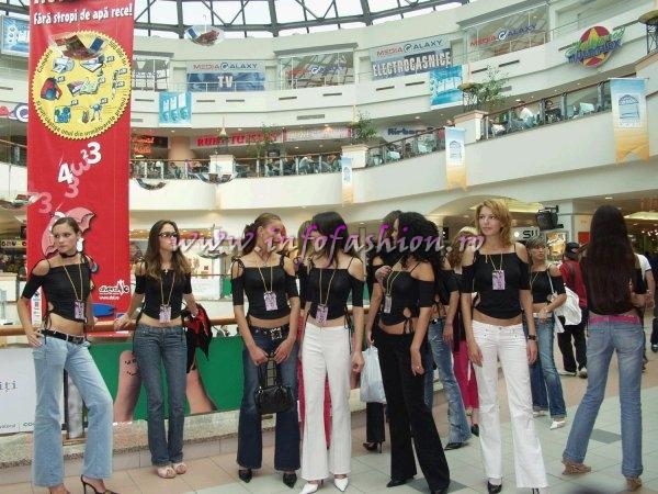 Comert 2004 Concurentele Model of the World Romania la Bucuresti Mall Vitan