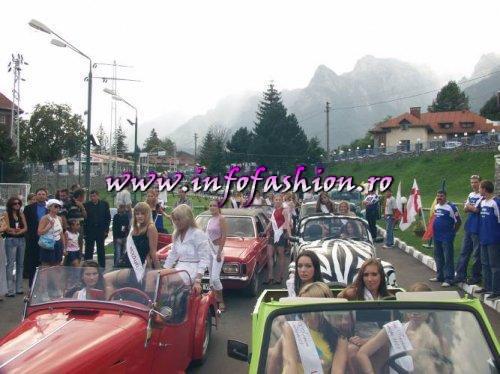 Caravana cu concurentele de la Miss Tourism Europe-2003 din Piata Sfatului pana la Castelul Peles