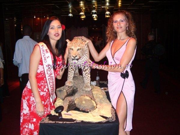 2005-Shopping & Visit in Harare at Miss Tourism World Zimbabwe (Madalina Draghia, Bucuresti) 