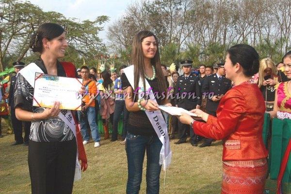 2007-Governor welcomes Top Model of the World Delegates in Xi Shuang Banna