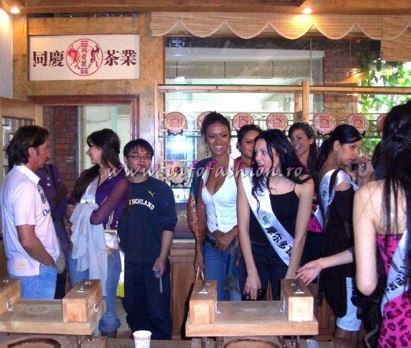 2007-Tourist Attractions in China at Top Model of the World