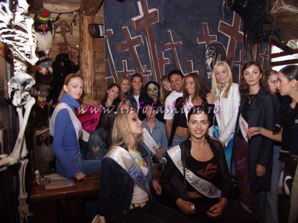 2003-Intalnirea concurentelor de la Miss Tourism Europe cu Dracula la Castelul Bran 