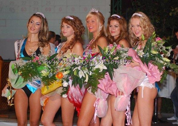 Kosovo, Albania, Estonia, Venezuela, Romania, MISS BIKINI LADY OF THE WORLD, at Miss Globe International 2007. Izabella Sebestyen s-a clasat pe locul 2 la Miss Bikini Globe