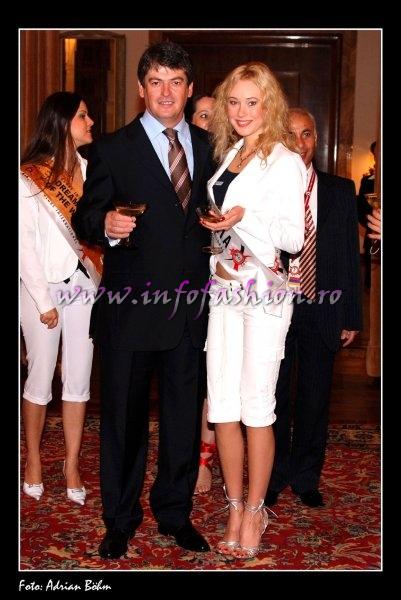 Official visit at Mr. Bamir Topi, the president of Albania for Miss Globe International 2007 (Romania, Izabella Sebestyen)