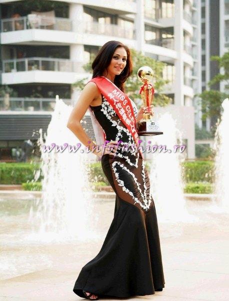 Romina Dragoi a castigat 2 titluri in 2007: Miss Celebrity & Miss Popularity la Bikini International in Shanghai China