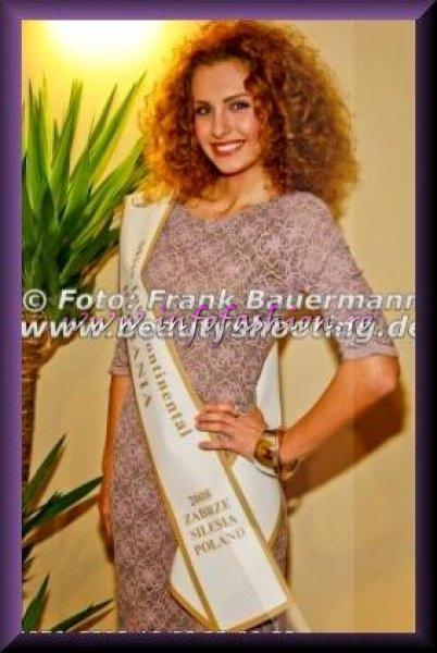 Romania Loredana Barbu, la Miss Intercontinental in Poland (WBO 37 edition) Rochie Eva Neagoe