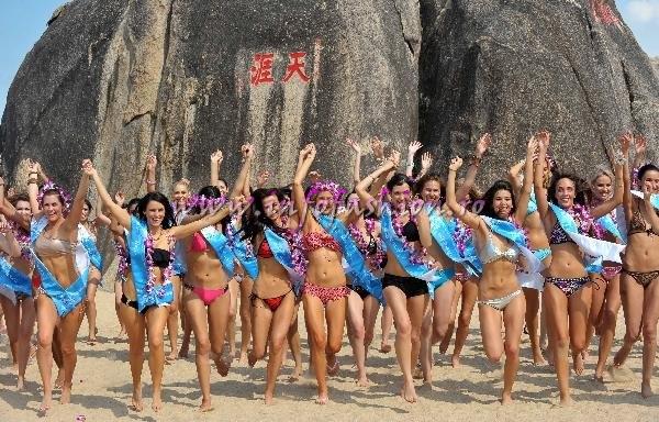 China Miss Bikini International contestants on Beijing Simatai Great Wall & debut in Sanya 2010 