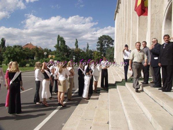 Platinum_2003 Ag Infofashion Official Visit at Romania Government (Palatul Victoria), meeting with Miss Tourism Europe Contestants