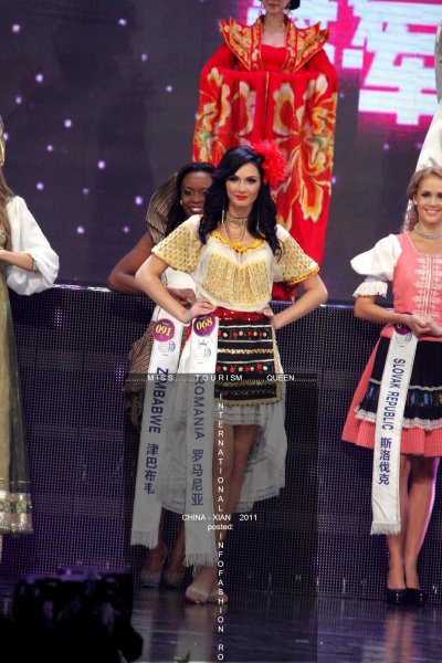 Romania Claudia Romina Dragoi la Miss Tourism Queen International in China 2011