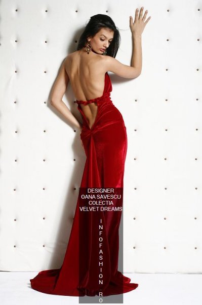 Fashion Designer Oana Savescu REDUCERI 50% la rochii scurte, lungi catifea VELVET DREAMS COLLECTION