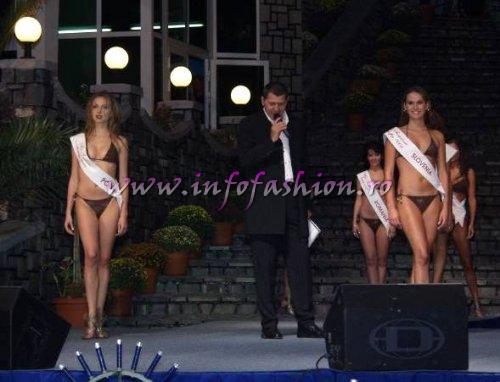 Costume de baie I.D. Sarrieri si pantofi Mihai Albu la Miss Tourism Europe-2003 pe Valea Prahovei 